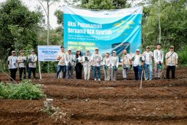 BCA Syariah Tanam 1.500 Pohon di Cisitu, Sukabumi untuk Mitigasi Banjir dan Longsor