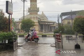 Hujan ringan guyur sebagian besar Indonesia pada Minggu