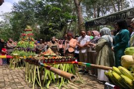 Pemkab Kotabaru fasilitasi Grebek Kampung