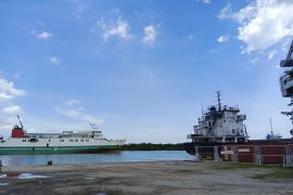 Penumpang angkutan laut di Babel turun