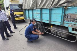 Pemkot Kediri uji emisi kendaraan roda empat dan roda enam