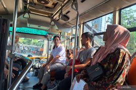 Warga TPU Menteng Pulo 2 juga direlokasi ke Rusun Rawa Bebek