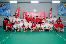 Liliyana Natsir berbagi ilmu bagi generasi muda dalam Badminton Clinic