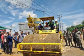 Pemprov Sumsel bantu dana perbaikan jalan rusak di Kabupaten OKU Rp7 miliar