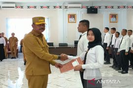 158 PPPK dan 2 CPNS IPDN dilantik, Bupati Madina awasi kinerja ASN secara ketat