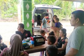 Polres Pasaman Barat buka layanan kesehatan di lokasi bencana