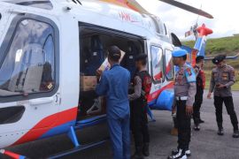 Polda kembali gunakan heli percepat penyaluran logistik di Sibolga
