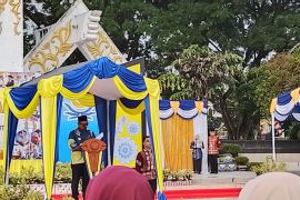 Kalsel kemarin dari  bantuan pangan hingga Tabalong Smart