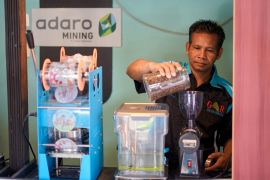 Arsani, olah kopi gula aren jadi produk unggulan Desa Teratau
