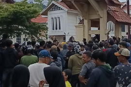 Korban bencana di Aceh Tengah tuntut ketersediaan beras dan BBM