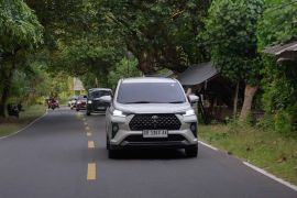 Sensasi mengendarai mobil ramah lingkungan Toyota di Pulau Lombok