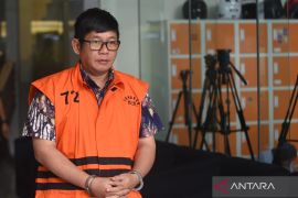 Pemeriksaan tersangka Parwanto terkait  kasus suap proyek PUPR OKU