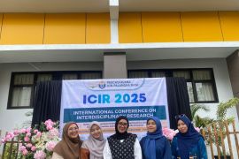 Dua penelitian dosen FISIPOL UMPR lolos presentasi internasional