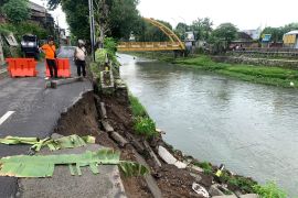 Pemkot Mataram minta aparat cermati situasi akibat anomali cuaca