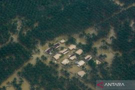 Indonesia extends weather-modification ops to keep aid flights moving