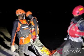 SAR Cianjur menemukan jasad remaja asal Bandung terseret gelombang