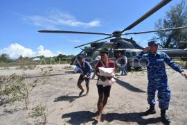 Distribusi bantuan ke lokasi terisolir di Agam Page 3 Small