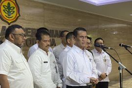 Agriculture ministry mobilizes food aid for flood-hit provinces