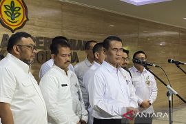 Mentan pastikan stok beras di wilayah bencana Aceh dan Sumatera aman