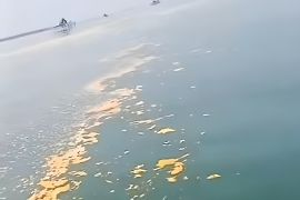 Waduh, pantai utara Tangerang diduga tercemar limbah minyak