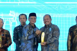 Pemprov Jateng meraih penghargaan peringkat II nasional Ajang Sutami Award 2025