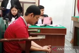 Dua petani asal Aceh dituntut 16 tahun penjara karena selundupkan 2,3 kilogram sabu