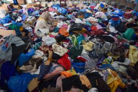 Bantuan pakaian bekas bagi korban banjir bandang di Padang Page 4 Small