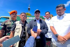 Mentan dan Bobby mengecek stok beras-sawah terdampak bencana Tapteng