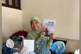Sofa Nurdiyanti, Penulis Biografi yang angkat suara pejabat dan tokoh nasional