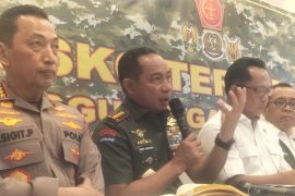 Panglima jelaskan penyebab tercecernya beras bantuan korban banjir