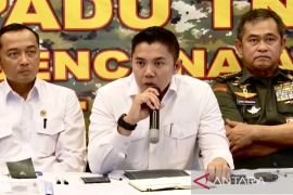 Seskab sebut kerusakan lingkungan perparah bencana, selain akibat cuaca ekstrem