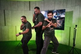 Iko Uwais pilih jadi mentor yang rendah hati untuk aktor film Timur