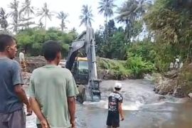 Tragis, bocah 6 tahun di Lombok Timur tewas terjepit batu di Sungai Rempung