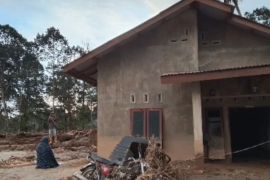 Sudah 81 orang yang meninggal akibat banjir dan longsor di Tapanuli Selatan