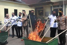 Kejari Probolinggo musnahkan narkotika hingga bahan radioaktif