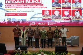 Bedah buku karya Yudi Latif di Unej perkuat jati diri Indonesia