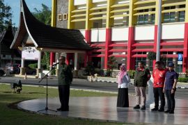 Pemprov Sumbar kerahkan ASN bersihkan dampak banjir bandang