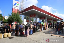 ESDM minta Pertamina distribusikan BBM pakai motor ke tempat terisolir