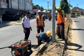Plt. Kadishub Pessel tinjau langsung kerusakan lampu PJU di Jalur 2 Salido
