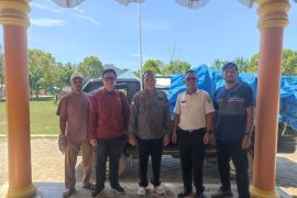 Pemerintah Kecamatan Silaut salurkan bantuan sembako untuk masyarakat terdampak banjir di Linggo Sari Baganti