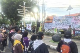 Kelompok gerakan solidaritas Jambi galang dana bencana alam Sumatra