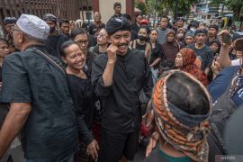 Sedulur Sikep kawal aktivis Pegunungan Kendeng yang penuhi panggilan Polda Jateng