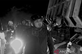 Bupati Subang hentikan truk tambang yang beroperasi salahi aturan pada Rabu malam