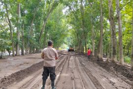 Polisi: Pengendara hati-hati melintasi lokasi lahar hujan Lewotobi