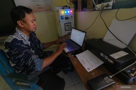 Penerapan PLTS dukung pembelajaran digitalisasi sekolah di wilayah 3T Sultra Page 2 Small