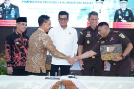 Pemkot Pontianak teken MoU penerapan pidana kerja sosial dengan Kejati Kalbar