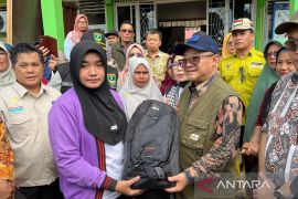 Mendikdasmen pastikan guru dan siswa terdampak banjir dapat bantuan