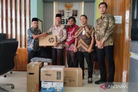 BKD Mukomuko serahkan peralatan penunjang kegiatan pengelolaan pajak daerah