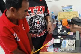 Polisi ringkus seorang petani di Kapuas, 7 paket sabu diamankan