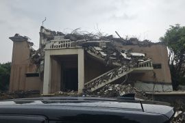 Seorang pria tertimbun bangunan roboh di Jakarta Utara